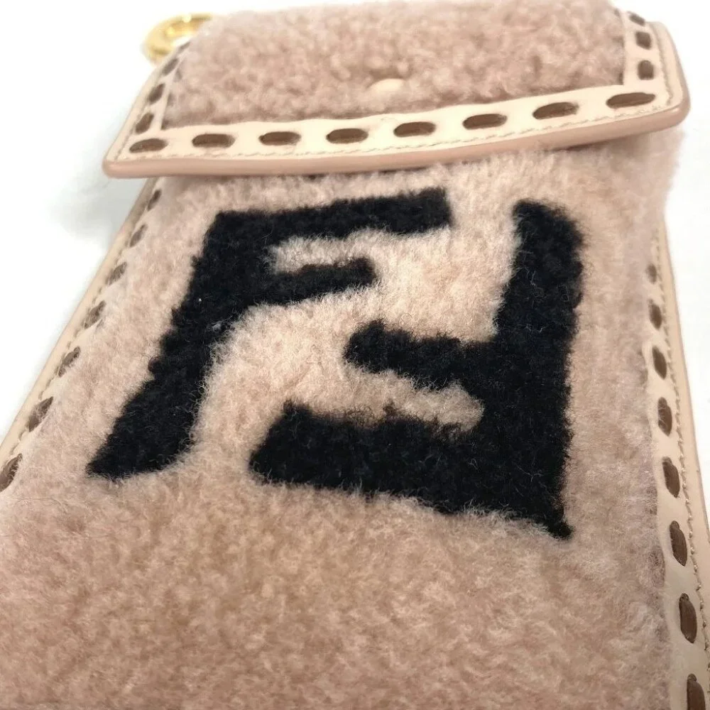 FENDI 7AS047 Smartphone case phone pouch FF logo fur charm bag Pouch